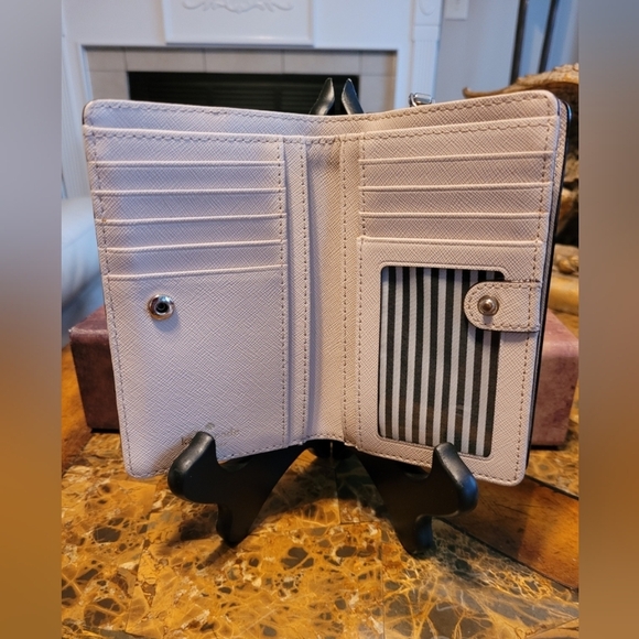 Kate Spade 2-tone wallet - Picture 5 of 10